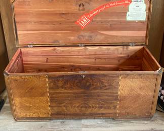 Lane cedar chest