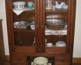 Neat cupboard top