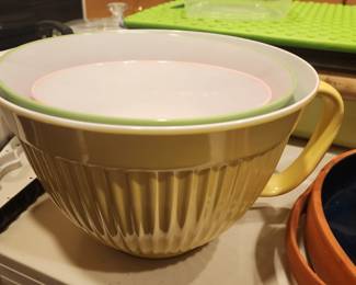Set Of 3 Melamine Mixing Bowl and Batter Bowls