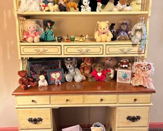 Bassett Desk and Hutch