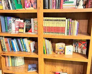 Set of two bookshelves