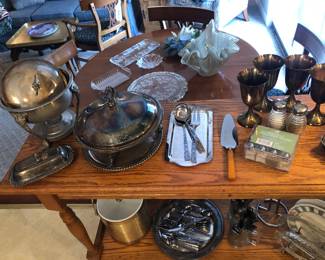 Silverplate & Flatware 