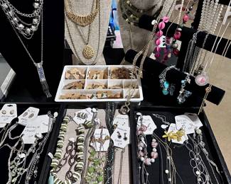 Lots of Jewelry