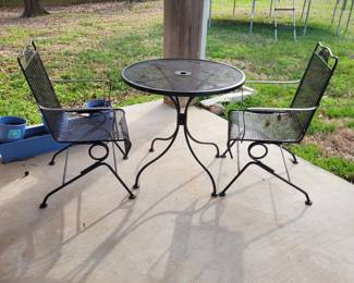 Super cute Patio Table