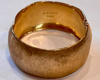 Gold bangle