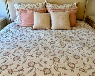 Custom decorator bedding