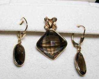 14 KT Gold Earring & Pendant Set