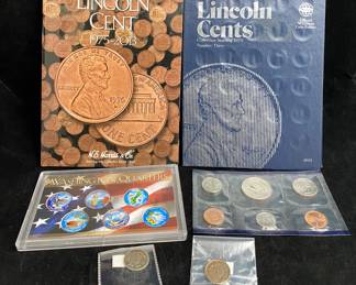 Washington Colored Quarters, Lincoln Cents in Folders, Mint Set