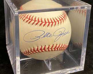 Pete Rose Signed Autographed Baseball in Thick Plastic Case • Baseball’s All-Time Hits Leader • Cincinnati Reds / Philadelphia Phillies