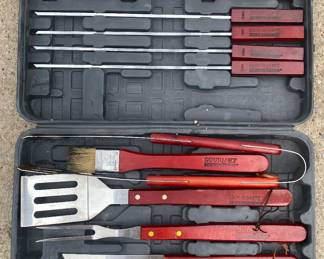 Gourmet BBQ set Like New in Case