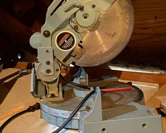 Delta Compound Miter Saw 8&1/4” (Model 36-040) Barely/ Lightly Used