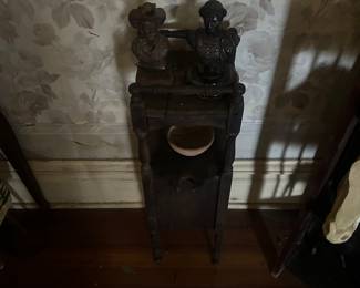 what not shelf and glassware