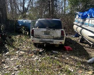 2000's model trailblazer , good for body and parts