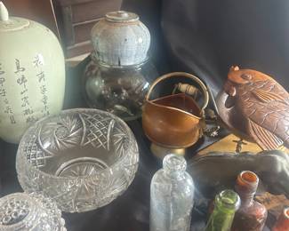 grouping of glassware items to be sold
