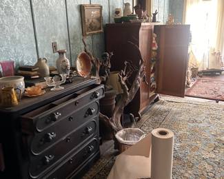 furniture, rugs, art, in upstairs main hall