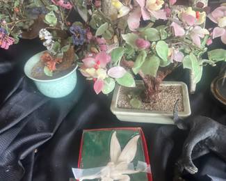 collectible items, jade plants etc