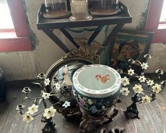 group shot of great antique and Vintage items , hundreds of items to be sold