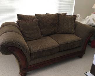 loveseat NICE