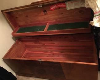 Lane cedar chest