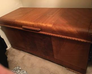Lane cedar chest