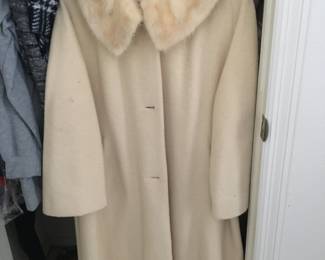 Windsor ladies coat w/fur