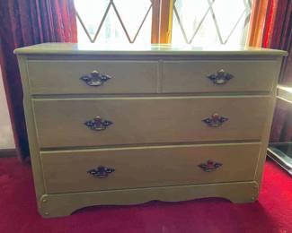 005 Green Stained 3Drawer Chest