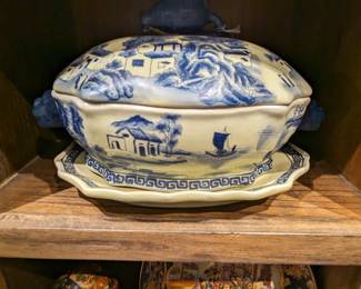 Antique Chinese Porcelain. Hand Painted. Soup Tureen, Cover and Plate stand (set of 2. Sold separately). Early 1900s possibly late 1800s.   / $225each (price negotiable)