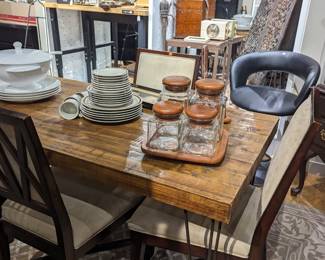 Table with 4 Chairs $250