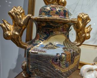 Satsuma vase (1930/40s $450