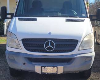 11950 Union Camp Road, New Kent. 2011 Mercedes-Benz Sprinter 3500 Dually Box truck with hydraulic back cargo lift.  Read details under Description