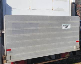 Hydraulic cargo lift on Box truck
