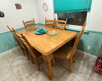 Really nice solid wood dining room table with six chairs… Perfect for Easter