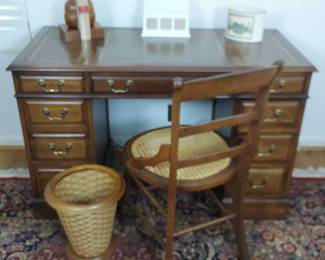 SlighLowry Desk with Chair and Accessories