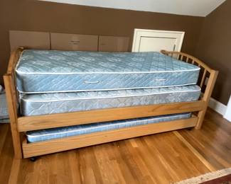 Trundle Bed (no mattresses)
