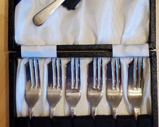 Pastry forks set
