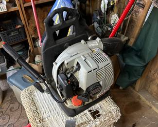 BACKPACK LEAF BLOWER 