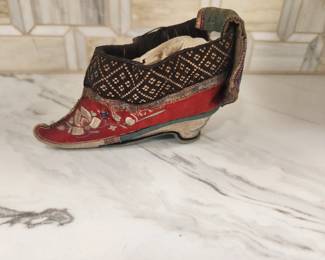 ANTIQUE CHINESE SHOE 4  INCHES