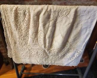 LACE TABLE CLOTH