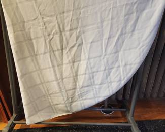 TABLE CLOTH NEW WHITE ON WHITE