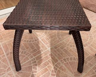 $30 - Resin wicker side table 