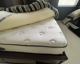 $450 - King Mattress - LIKE NEW