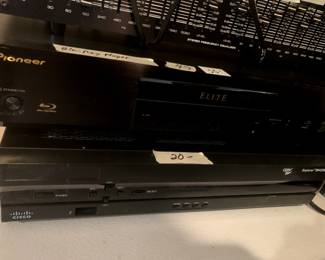 #50	Sysco HDTV Converter (vintage) Explorer - Model 8642HDC	 $20.00