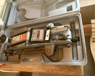 #68	hydraulic Jack 4000lb. (no handle) Prolife	 $40.00
