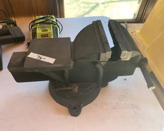 #62	Cast Iron No. 6" Vice swivel - 17"Lx11"Wx9"T	 $75.00