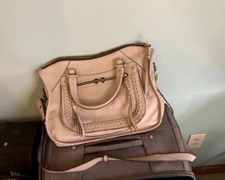 #112	Yany Flesh Colored Should Bag	 $30.00