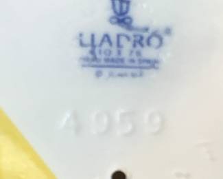#131	Lladro Angel - 4959	 $40.00