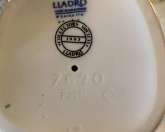 #119	Lladro 1993 7620 Girl w/teddy Bear	 $40.00