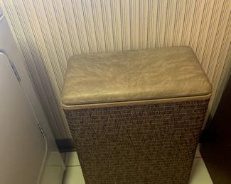 #19	Vintage wicker Hamper - 19x11x25	 $20.00