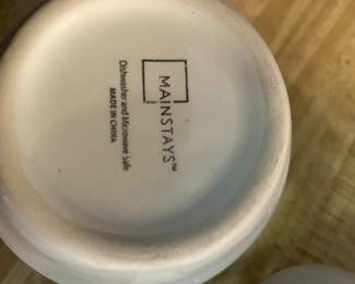 #101	Mainstay 8 place White Glazed Pottery	 $20.00