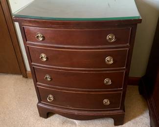 #40	Gordon's Furniture 4 Drawer End table w/glass protect - 22x15x27.5 (as is top Chip)	 $65.00 			
#41	Gordon's Furniture 4 Drawer End table w/glass protect - 22x15x27.5 	 $75.00